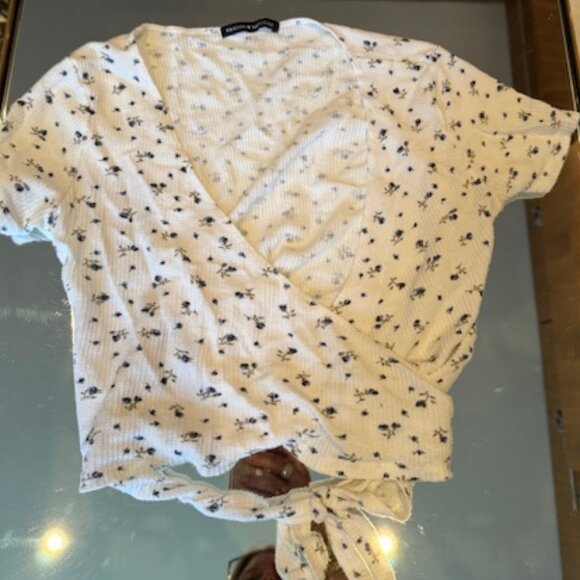Set of 2 Pre-Loved Brandy Melville Floral Tops - One Size - Picture 6 of 6